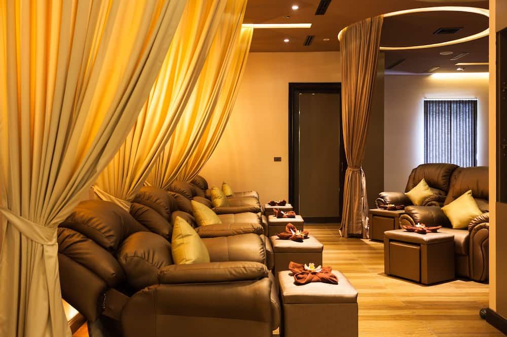 Grand 5 Hotel & Plaza Sukhumvit Bangkok