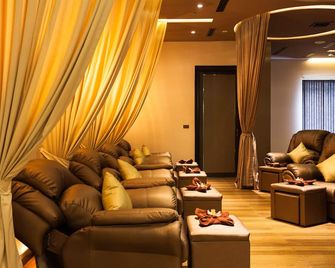 แกรนด์ 5 โฮเทล แอนด์ พลาซา สุขุมวิท - กรุงเทพมหานคร - เลานจ์