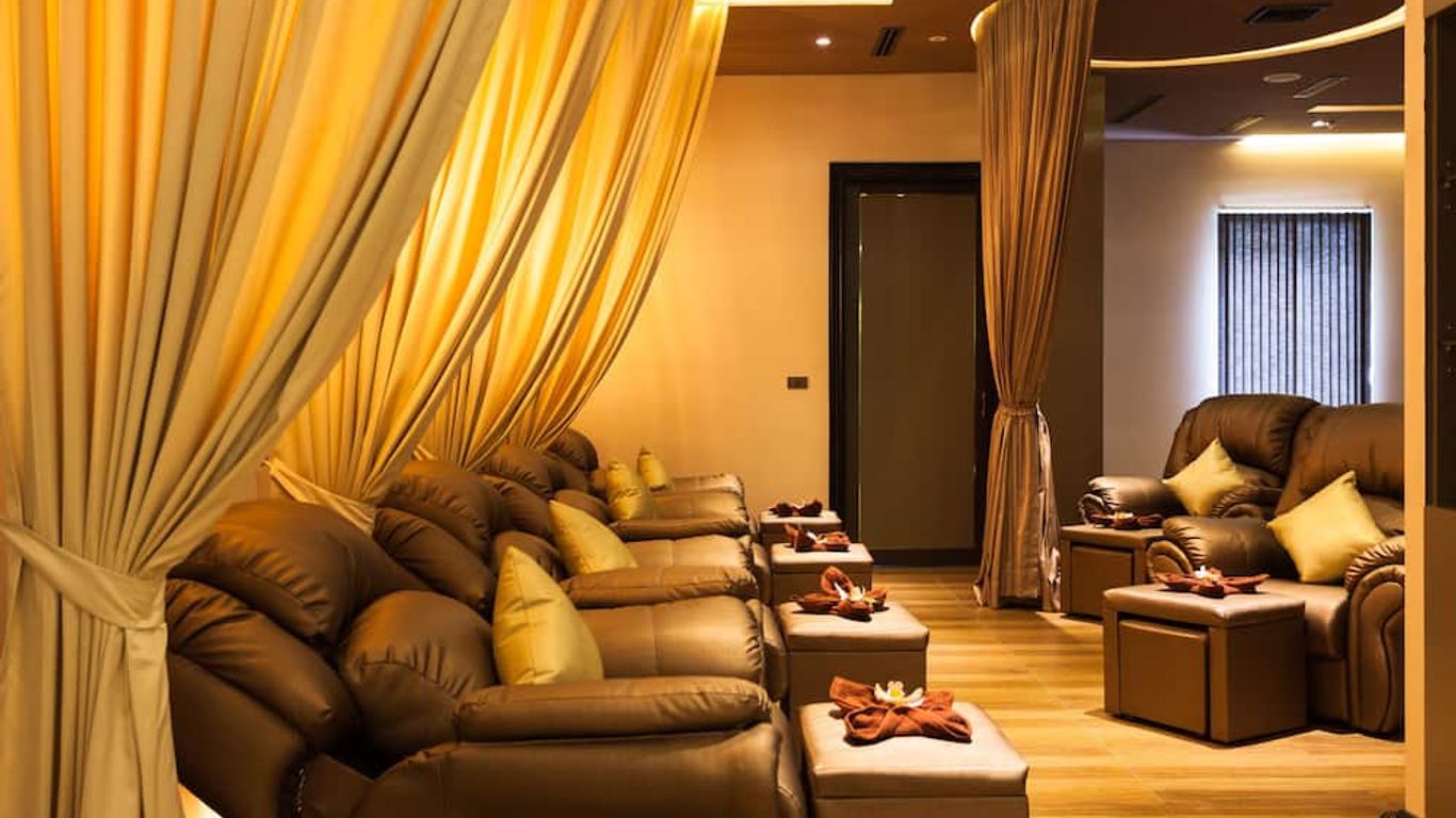 Grand 5 Hotel & Plaza Sukhumvit Bangkok