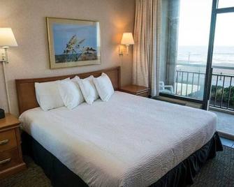 Four Sails Resort Oceanfront condo with 2 Oceanfront Balconies - Virginia Beach - Camera da letto