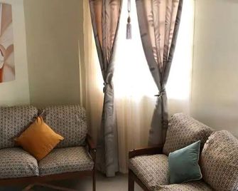 Trini Oasis - San Fernando - Living room