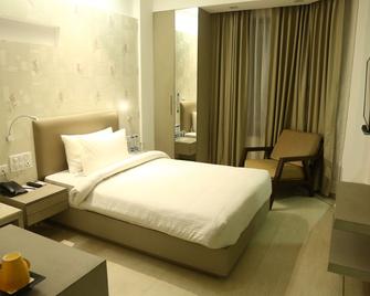 Keys Lite by Lemon Tree Hotels, Mayfield, Gurgaon - Gurugram - Bedroom