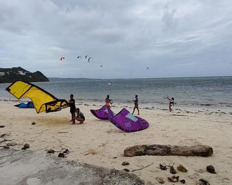 Coralyn's Place couple room/standard room with private toilet and kitchenette - Malay - Beach