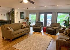 Oasis Getaway With A Spectacular View Of The Lake Of The Ozarks - Adair Township - Sala de estar