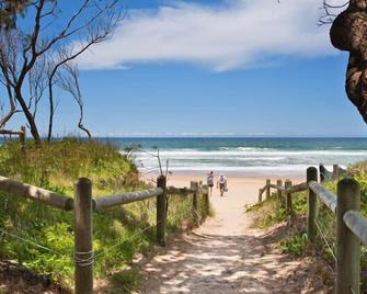 Lorikeet Holiday Park - Arrawarra - Beach