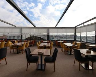 Rua World Hotel - ואן - מסעדה