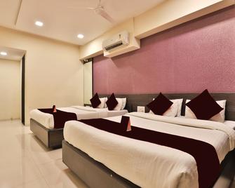 Hotel Royal Rituals - Surat - Habitación