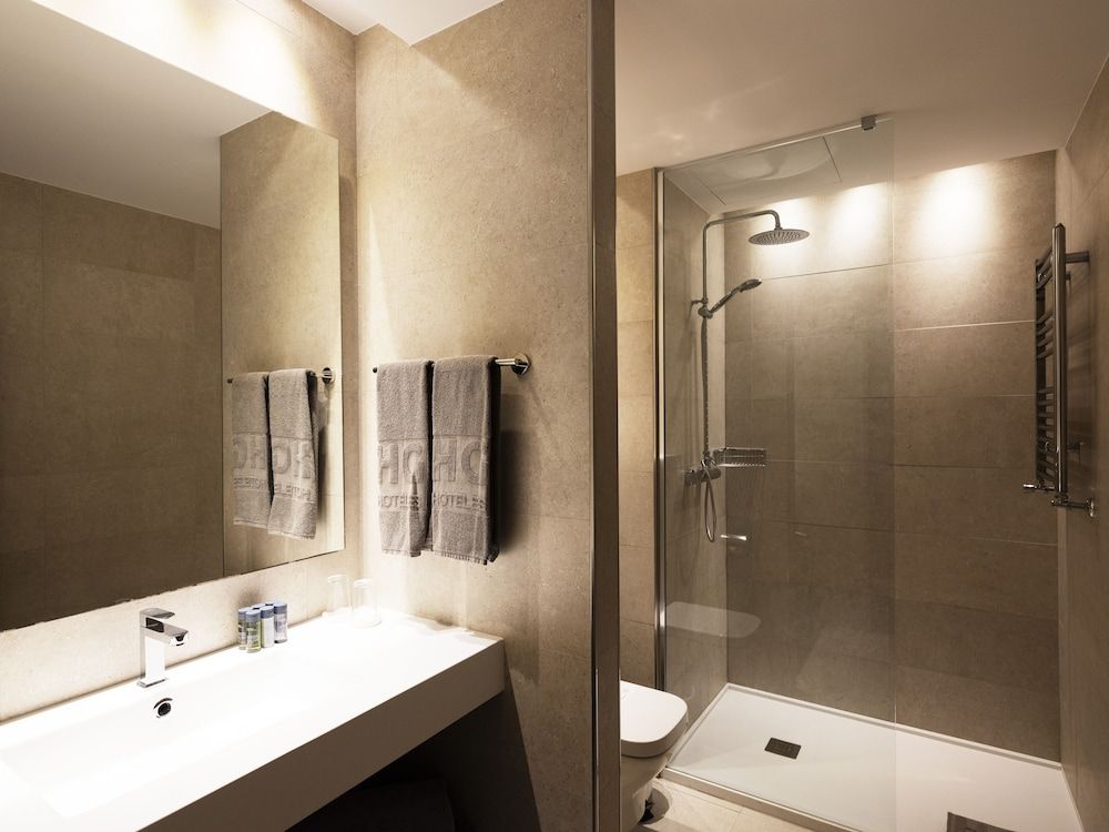 Hg City Suites Barcelona - Barcelona - Bathroom