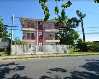 Caribbean Villages Apartments - Bocas del Toro - Building