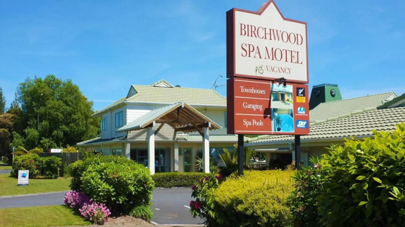 Birchwood Spa Motel