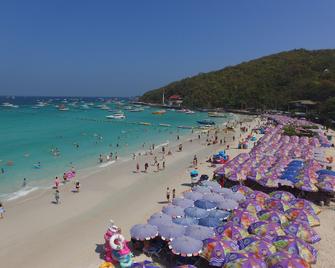 Tawaen Beach Resort - Ko Lan - Playa