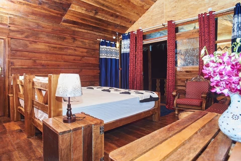 بلو لاجون ريزورت جوا