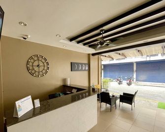 The Little Moon Residence - Patong - Receção