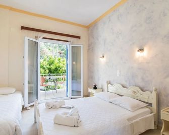 Aristides Studios - Perama