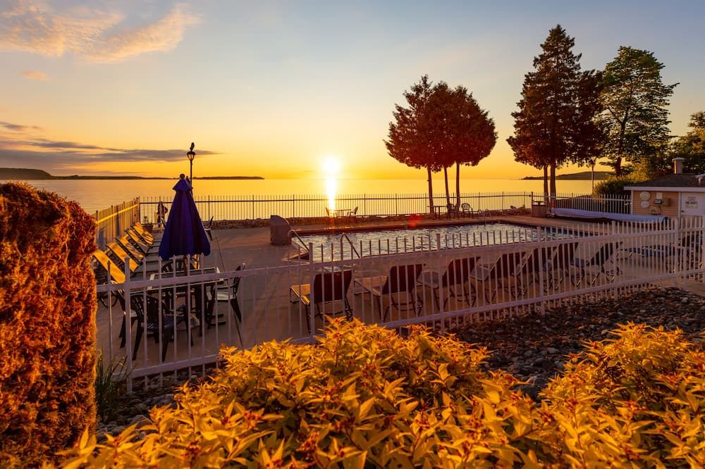 Westwood Shores Waterfront Resort - Sturgeon Bay