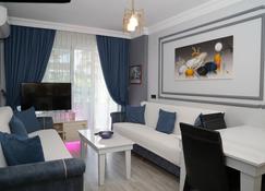 Polat tatil evleri - Alanya - Living room