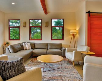 New 4BR/5BTH Playa Mojon Home overlooking this lovely beach - San Miguel del Puerto - Living room