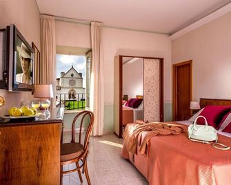 Hotel San Francesco - Assisi - Bedroom