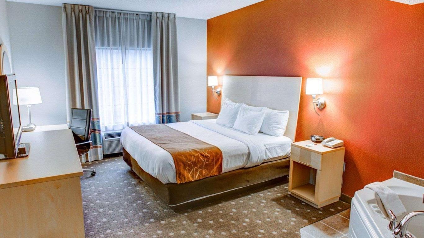 Comfort Suites Pittsburgh Airport