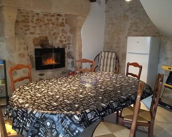 Onna's bed and breakfast - L'Île-Bouchard - Comedor