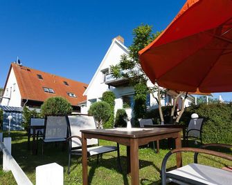 Hotel Am See - Ostseebad Baabe - Патіо