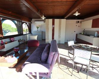 42 sqm penthouse regardless large terrace 130 sqm panoramic - Portici - Soggiorno