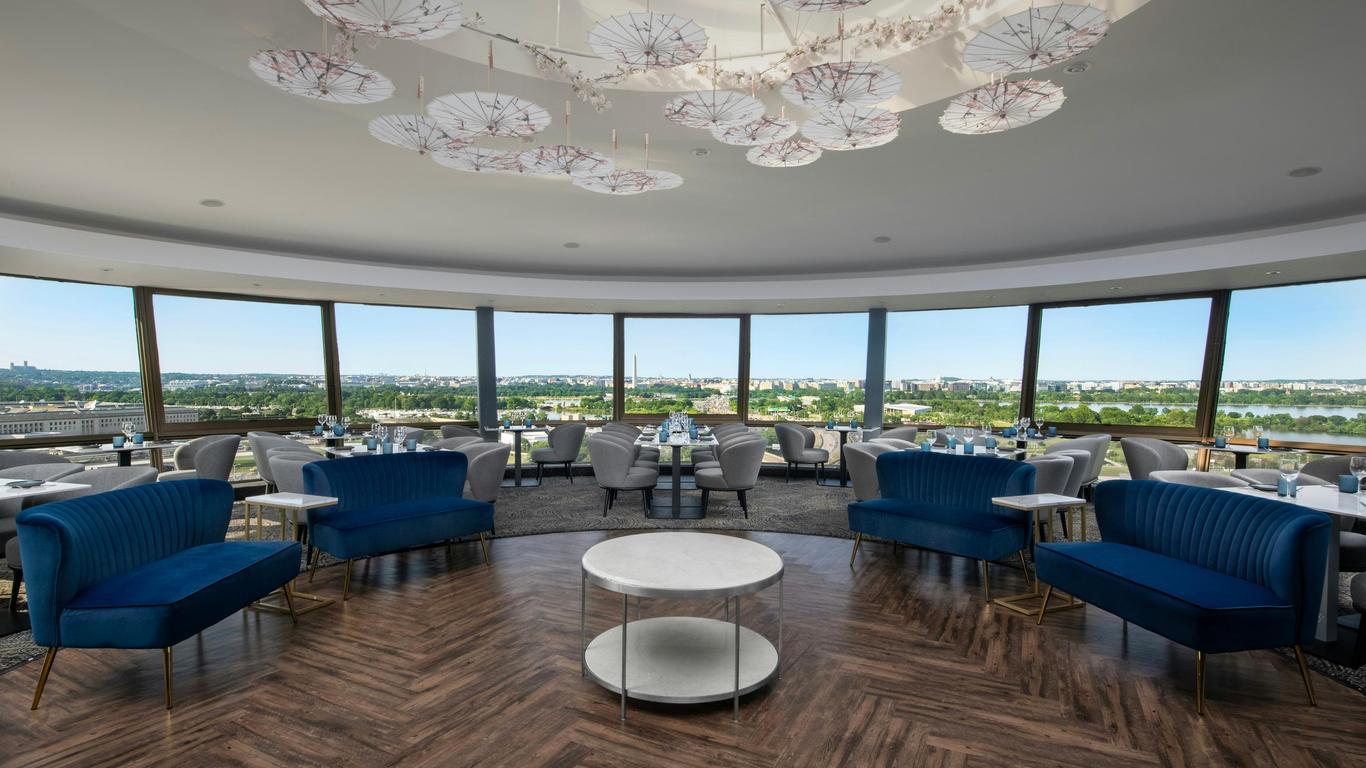 DoubleTree by Hilton Washington DC - Crystal City