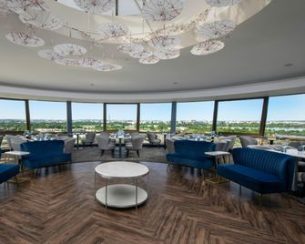 DoubleTree by Hilton Washington DC - Crystal City - Arlington - Lounge