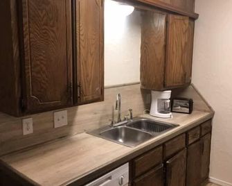Cozy 1-BR upstairs apartment, near Fort Sill! - Lawton - Kuchyň
