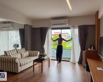 Buritel Hotel - Buriram - Huiskamer