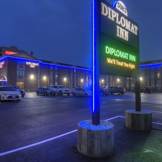 Building view of Diplomat Inn