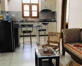 Cozy Solan Apartment with Stunning Views - Solan - Keittiö