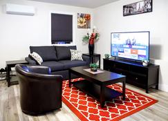 Amba Exquisite-Comfy & Private Suite in Halifax - Halifax - Living room