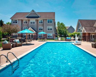 Sonesta Es Suites Allentown Bethlehem Airport - Bethlehem - Piscina