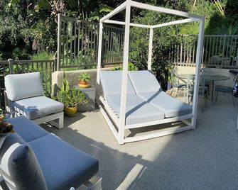 2 Bdrm 2 Bath Condo 2 Large Patios Neighboring Balboa Park - São Diego - Varanda