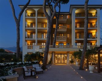 Grand Hotel Imperiale - Forte dei Marmi - Byggnad