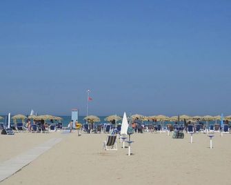 Hotel Miramare - Giulianova - Strand