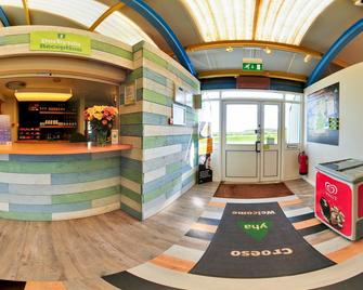 Yha Manorbier - Tenby - Lobby