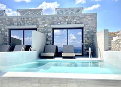艾莉雅海濱別墅酒店 - 萊斯沃斯 - 佩特拉（希臘） - 游泳池