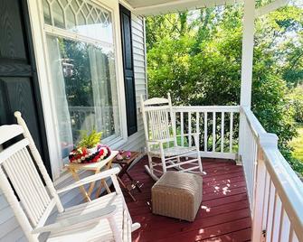 The Bly House - Fulton - Balcony
