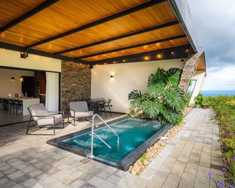 Villas Jawara ! Un Volcán en su Jardín ! - La Fortuna - Pool