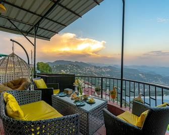 Artbuzz Mussoorie - Mussoorie - Balcón