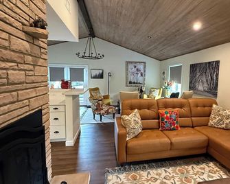 Welcome to The Flitstone Home - Prescott - Huiskamer