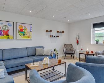 Apartment Ringulf - 350m from the sea by Interhome - Faaborg - Вітальня