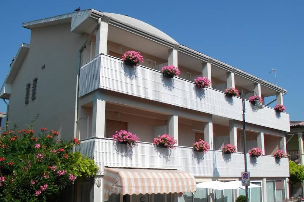 هوتل إلياني - غرادو - مبنى