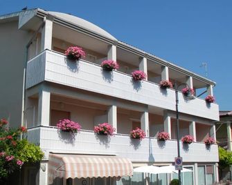 Hotel Eliani - Grado - Edificio