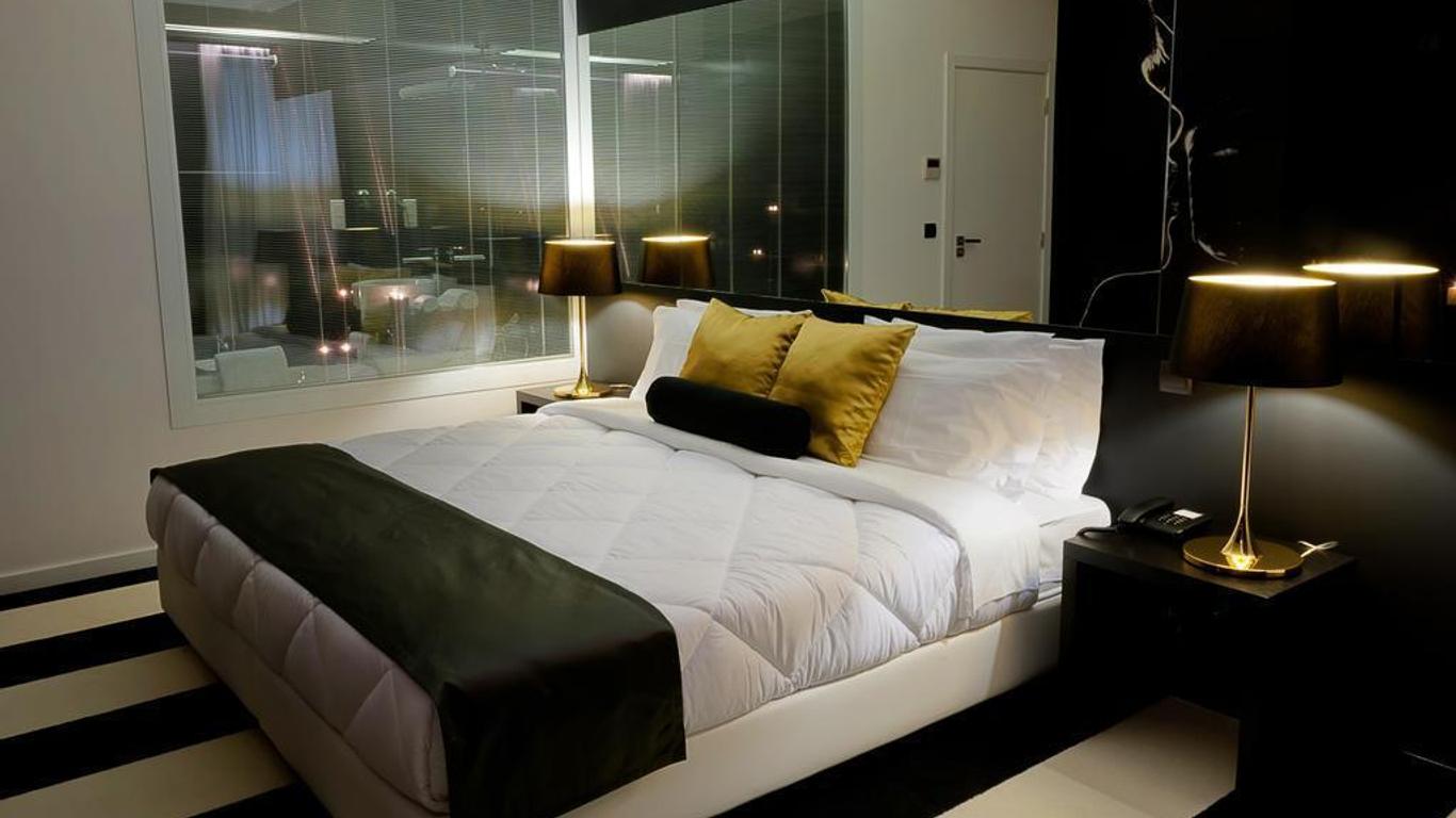 Vinyl M Hotel Design Inn