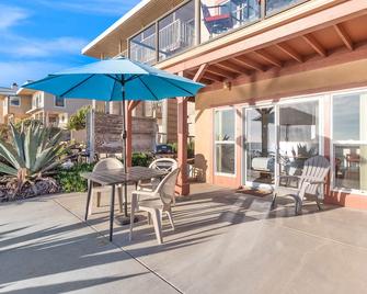 3009 Ocean St F Fantastic Oceanfront Condo Featuring Free Wifi, Patio - Carlsbad - Balkong