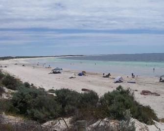 Port Hughes - Fishermans Friend - Port Hughes - Beach