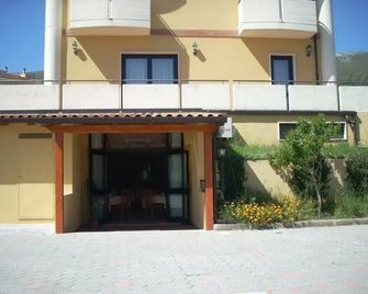 Hotel Margherita - סן ג'ובאני רוטונדו - בניין